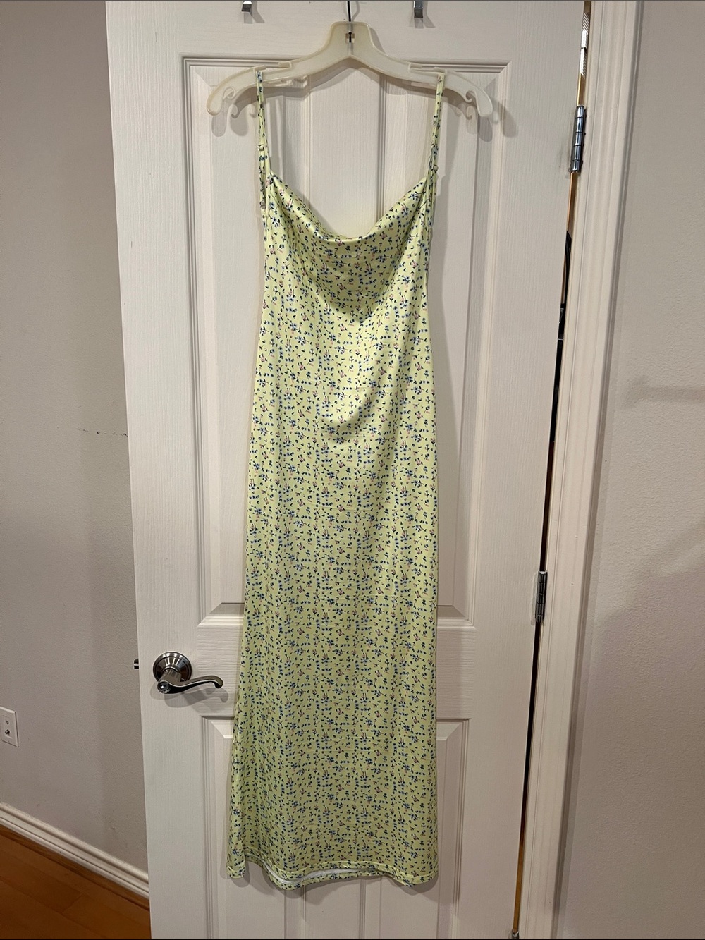 Adorable Backless Maxi Dress